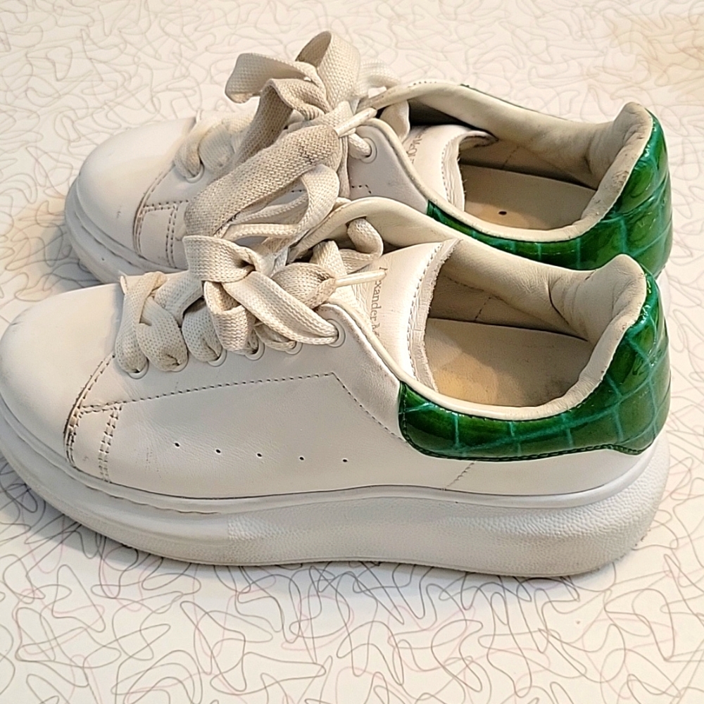 Kids Alexander McQueen sneakers sz 30 (12.5)